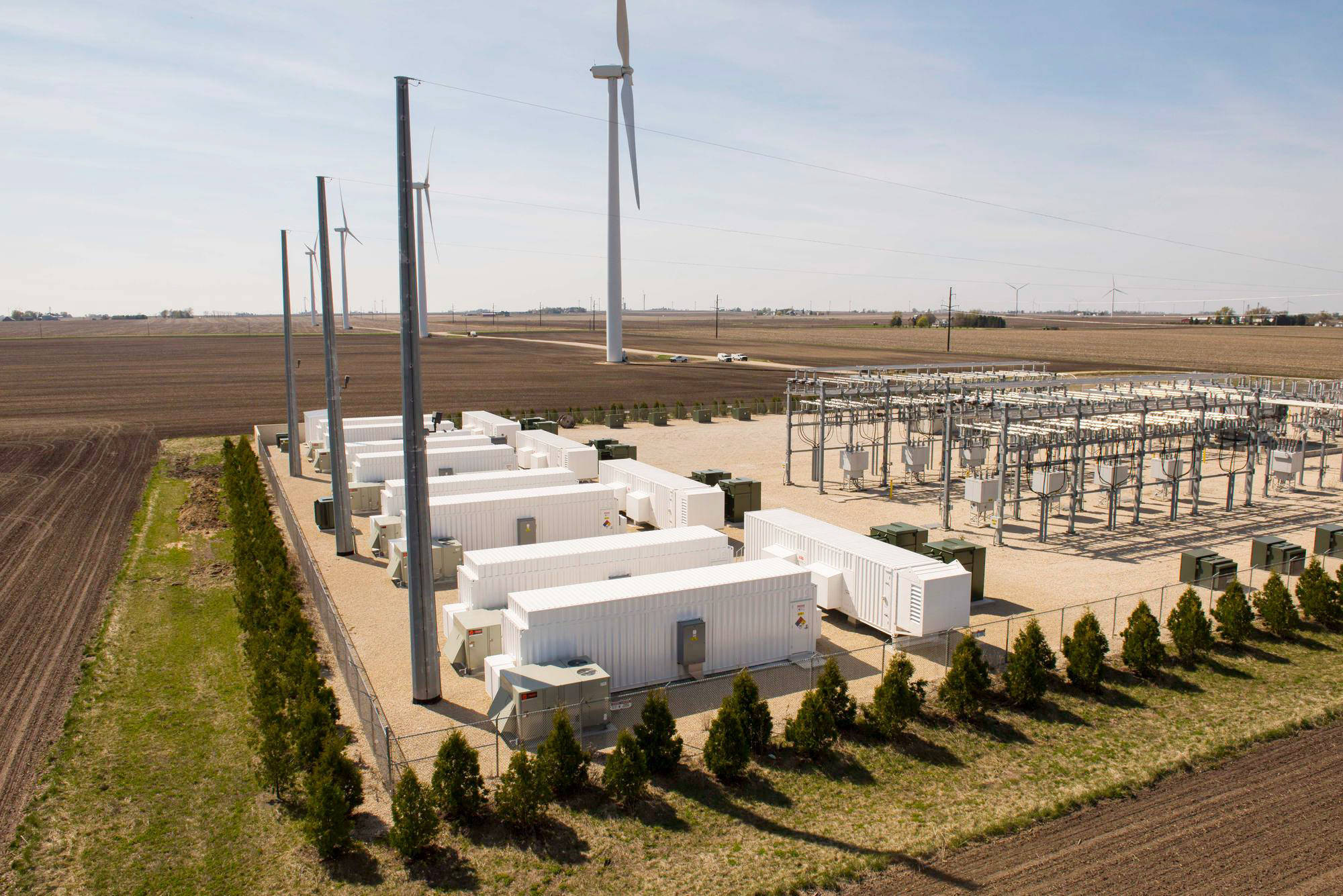 行業(yè)聚焦！儲(chǔ)能液冷價(jià)值暴增，或?qū)⒊蔀閮?chǔ)能市場(chǎng)主流